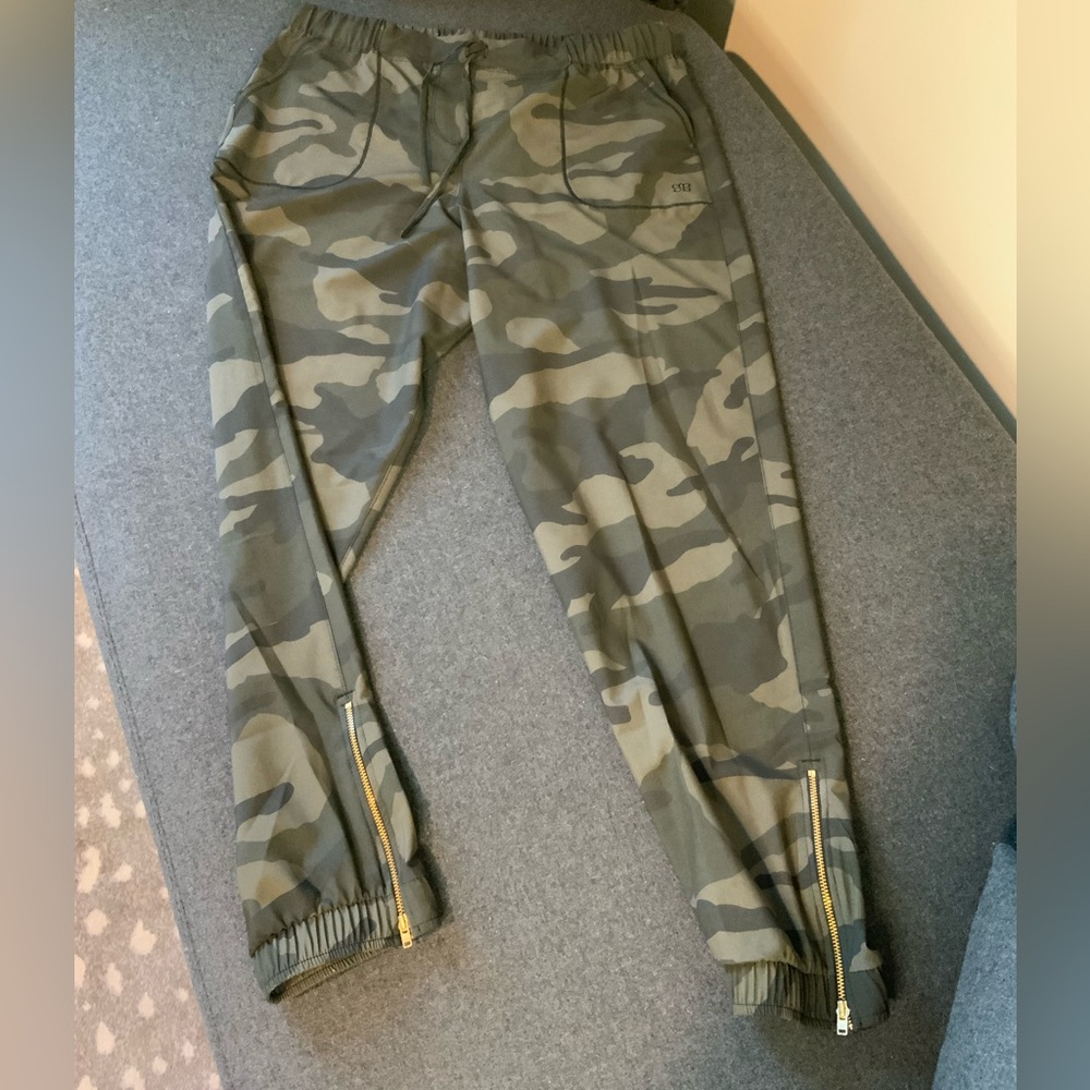 Albion Fit Camo Jetsetters - Large